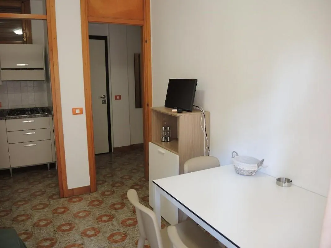 Luminous Seaside Flat For 4 Guests - Beahost Apartment Bibione 0*,  Italy